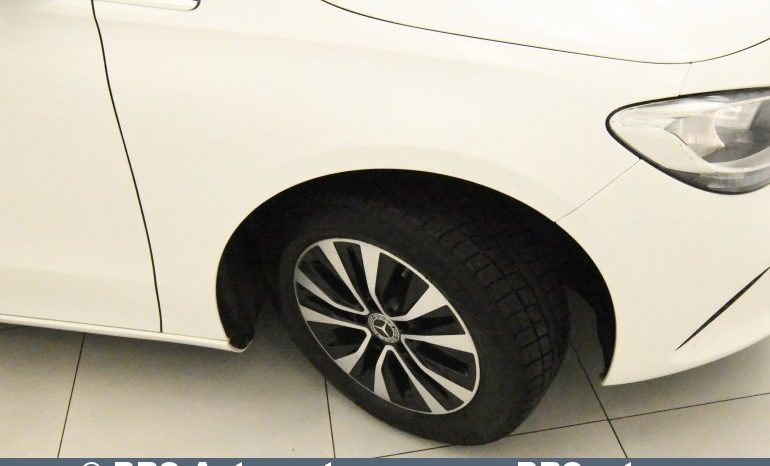 Mercedes-Benz B 180 d Automatas 2019 full