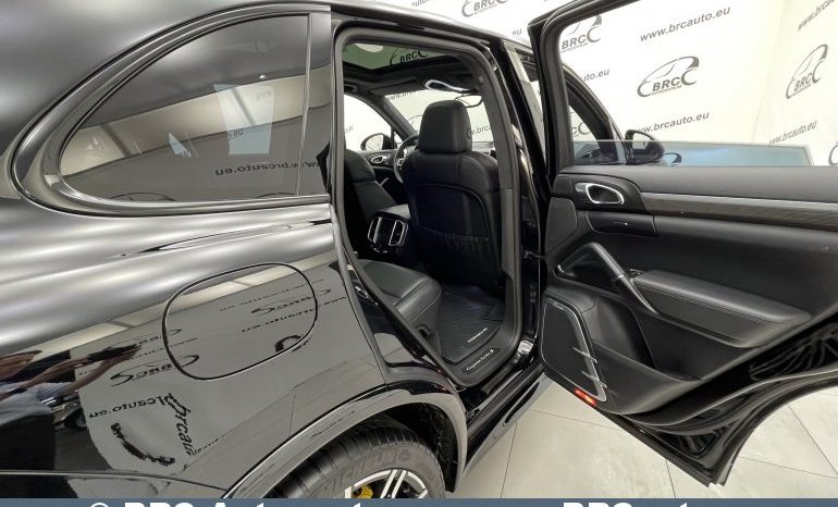 Porsche Cayenne 4.8 Turbo S Automatas 2015 full