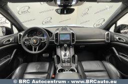 Porsche Cayenne 4.8 Turbo S Automatas 2015 full