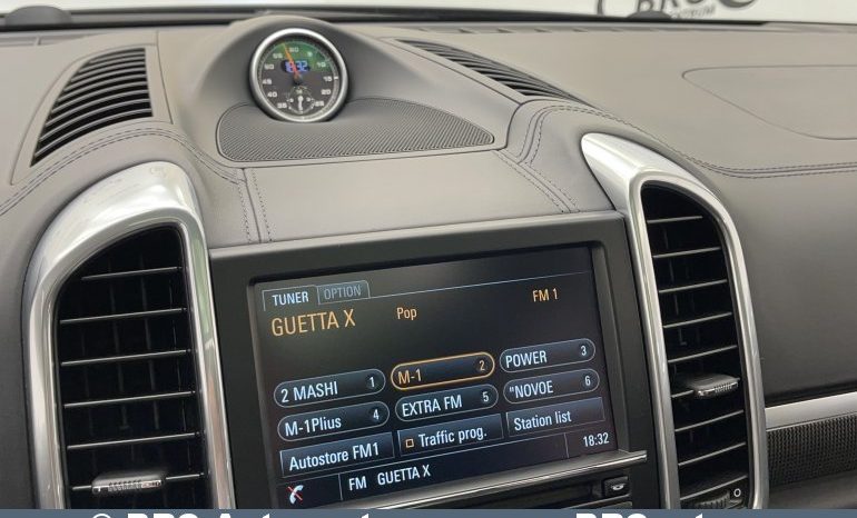 Porsche Cayenne 4.8 Turbo S Automatas 2015 full