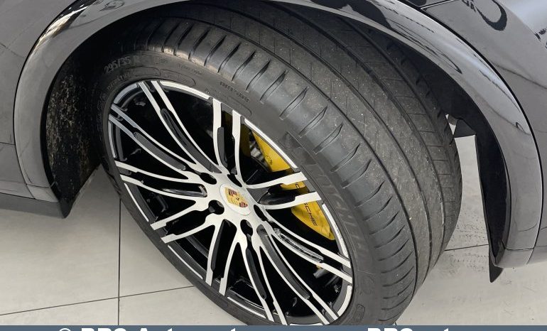 Porsche Cayenne 4.8 Turbo S Automatas 2015 full