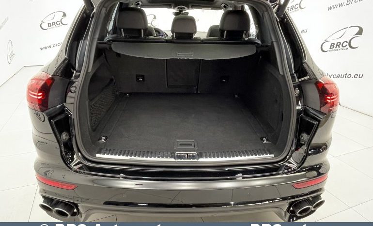 Porsche Cayenne 4.8 Turbo S Automatas 2015 full