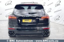Porsche Cayenne 4.8 Turbo S Automatas 2015 full
