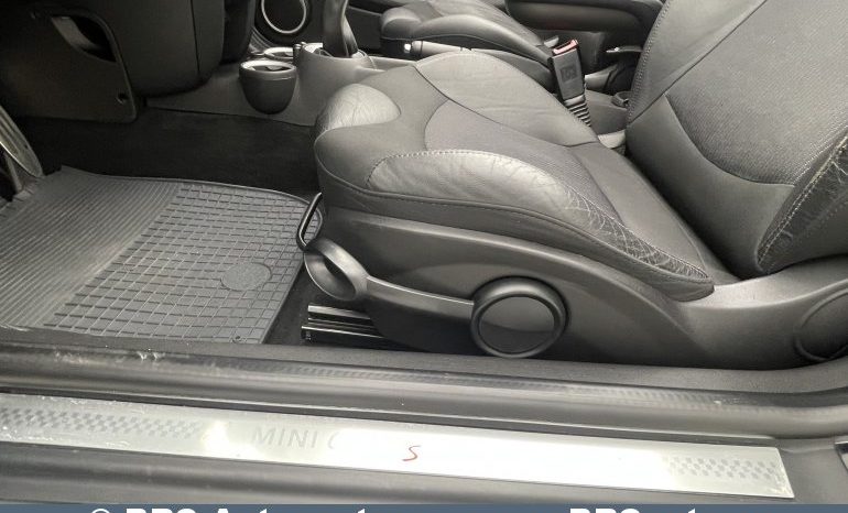 Mini Cooper d S Cabrio 2011 full