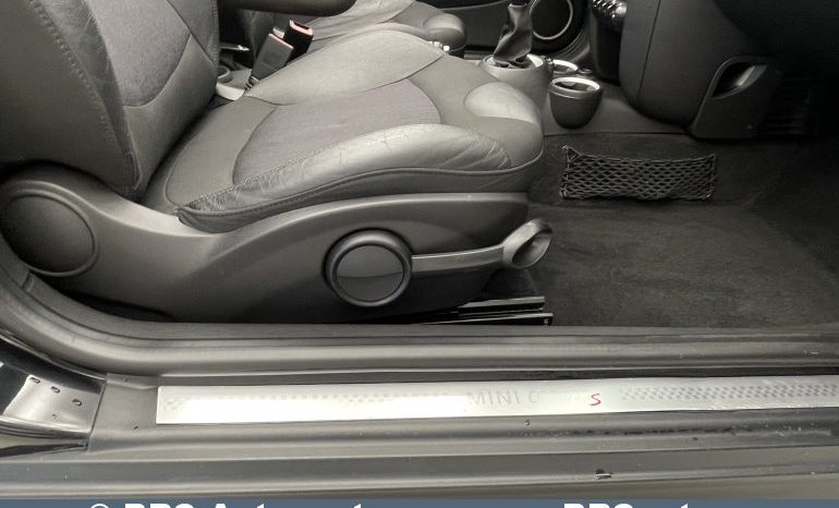 Mini Cooper d S Cabrio 2011 full