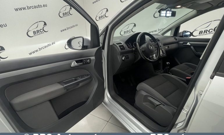 Volkswagen Touran 2.0TDI 2012 full