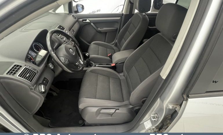 Volkswagen Touran 2.0TDI 2012 full