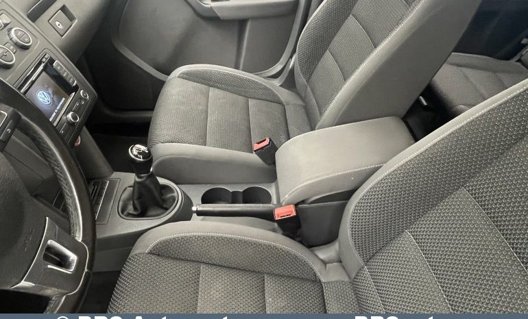 Volkswagen Touran 2.0TDI 2012 full