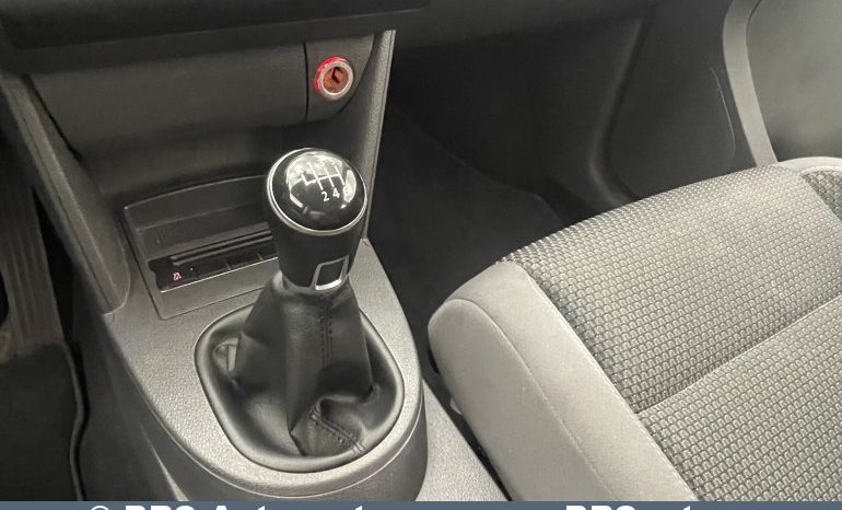 Volkswagen Touran 2.0TDI 2012 full