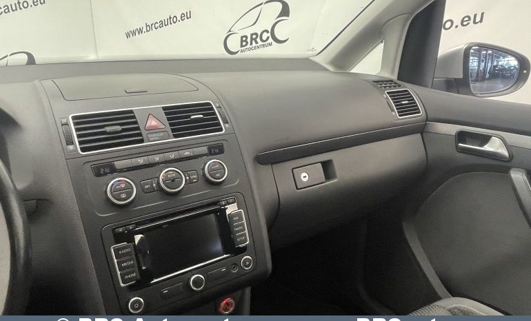 Volkswagen Touran 2.0TDI 2012 full