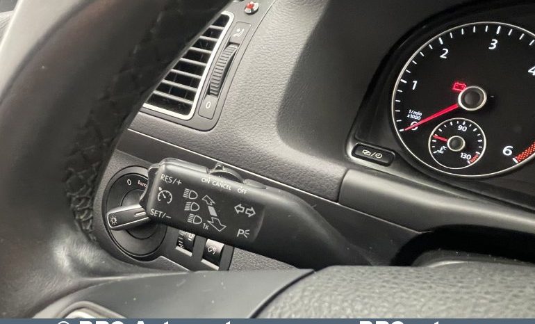 Volkswagen Touran 2.0TDI 2012 full