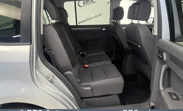 Volkswagen Touran 2.0TDI 2012 full