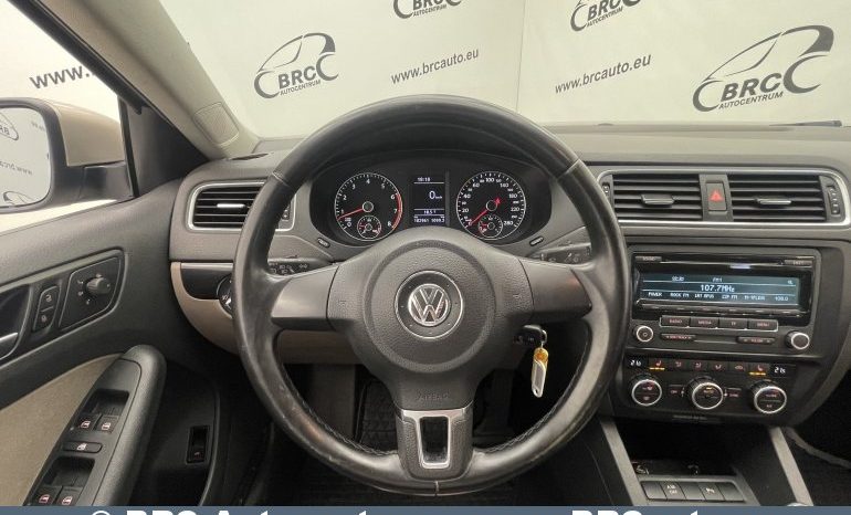 Volkswagen Jetta 1.4 TSI 2013 full