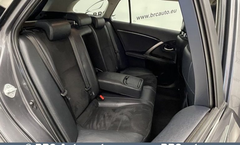 Toyota Avensis Combi 2.2 D-4D Executive Automatas 2015 full