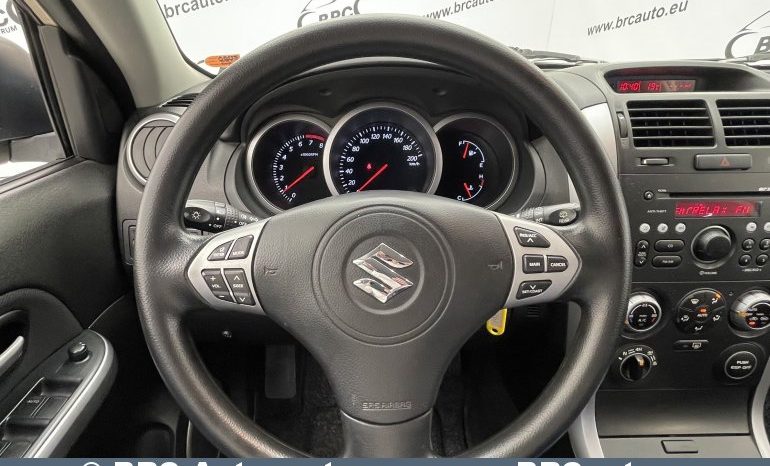 Suzuki Grand Vitara 2.0 AWD 2010 full