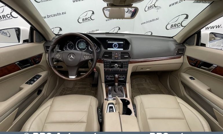 Mercedes-Benz E 550 Convertible V8 Automatas 2011 full