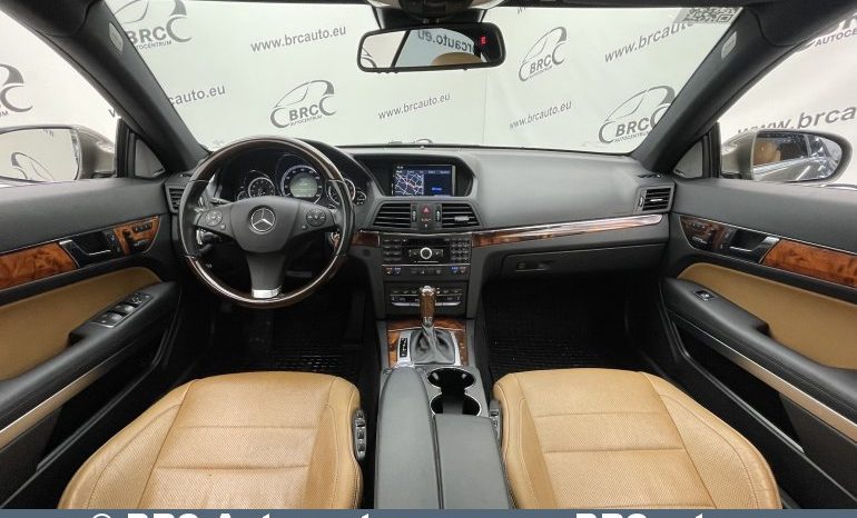 Mercedes-Benz E 550 Coupe V8 Automatas 2010 full