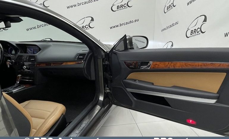 Mercedes-Benz E 550 Coupe V8 Automatas 2010 full