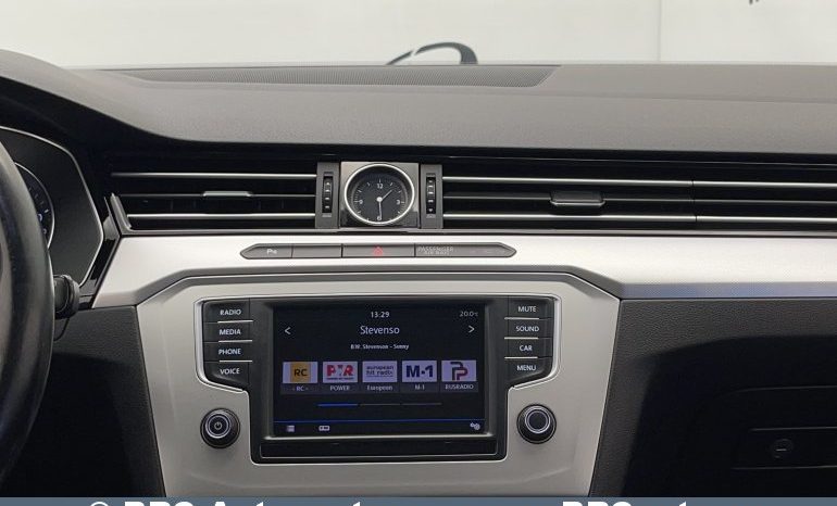 Volkswagen Passat 1.8TSI DSG Variant 2017 full