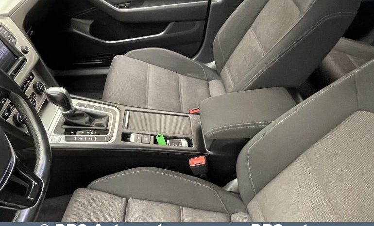 Volkswagen Passat 1.8TSI DSG Variant 2017 full