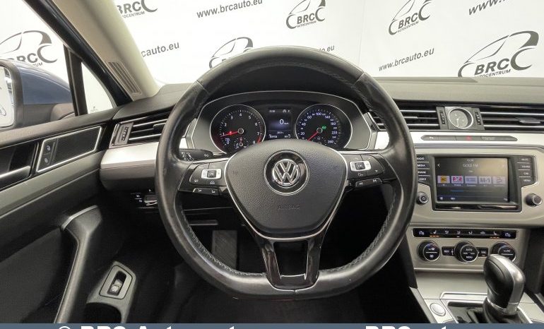 Volkswagen Passat 1.8TSI DSG Variant 2017 full