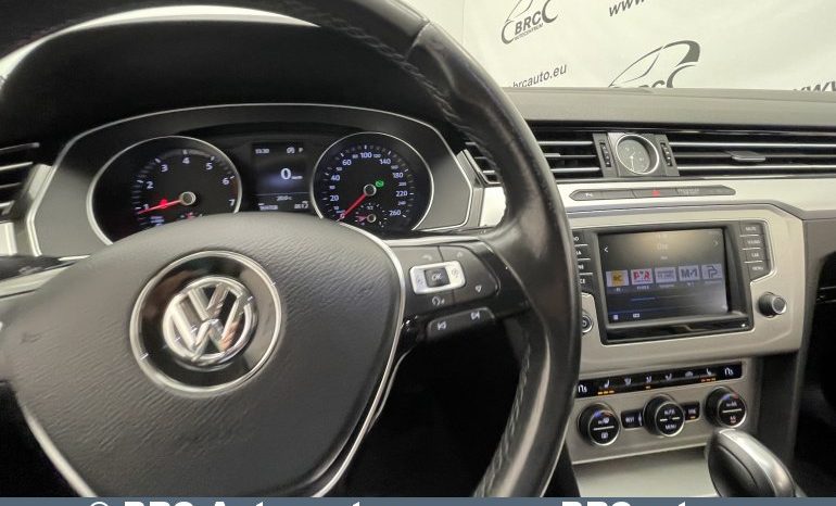 Volkswagen Passat 1.8TSI DSG Variant 2017 full