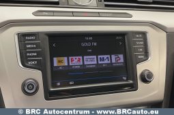 Volkswagen Passat 1.8TSI DSG Variant 2017 full