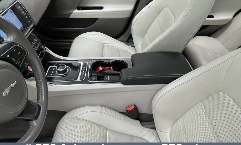 Jaguar XE 2.0i Prestige Automatas 2017 full