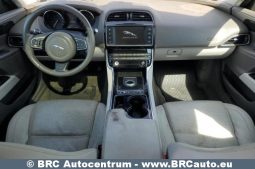 Jaguar XE 2.0i Prestige Automatas 2017 full