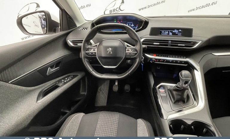 Peugeot 3008 1.2 PureTech 2018 full