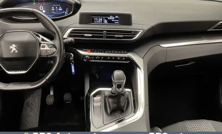 Peugeot 3008 1.2 PureTech 2018 full