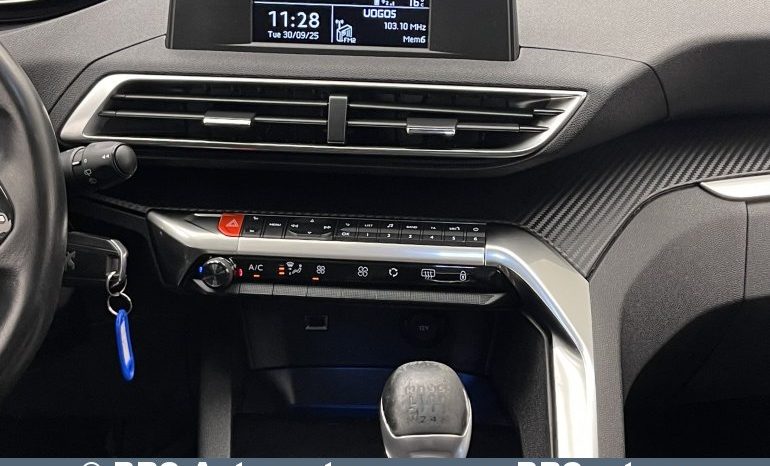 Peugeot 3008 1.2 PureTech 2018 full