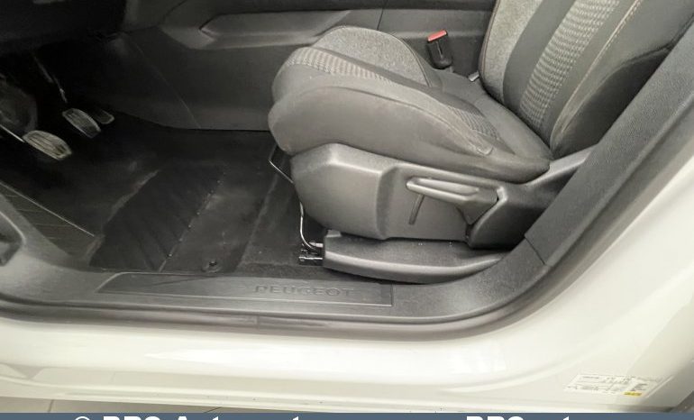 Peugeot 3008 1.2 PureTech 2018 full
