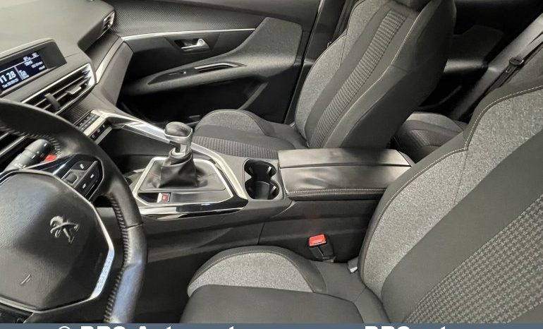 Peugeot 3008 1.2 PureTech 2018 full