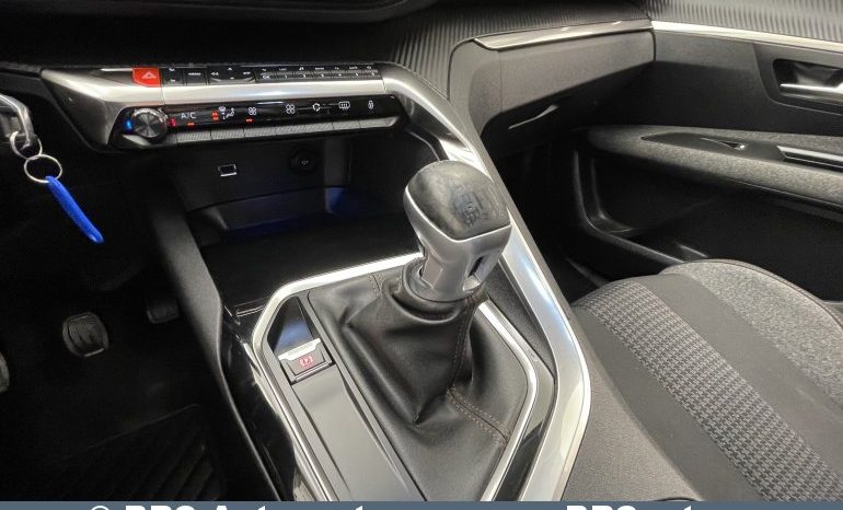 Peugeot 3008 1.2 PureTech 2018 full