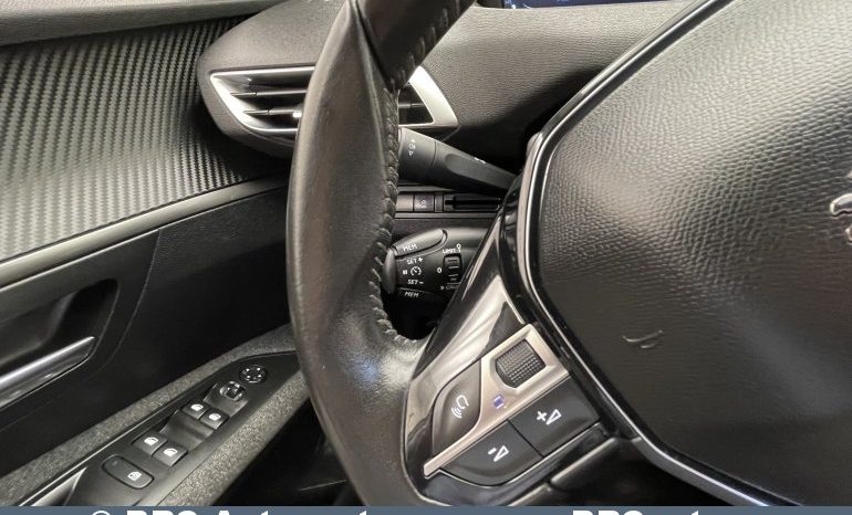 Peugeot 3008 1.2 PureTech 2018 full