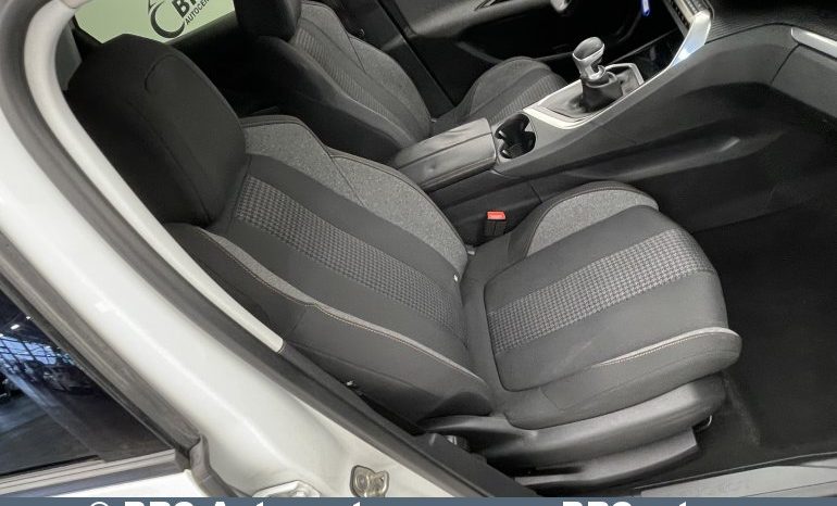 Peugeot 3008 1.2 PureTech 2018 full