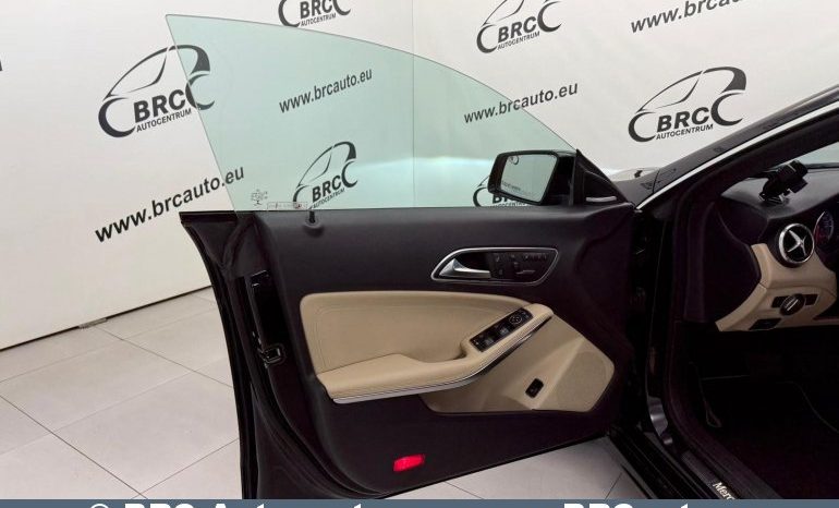 Mercedes-Benz CLA 200 Automatas 2014 full