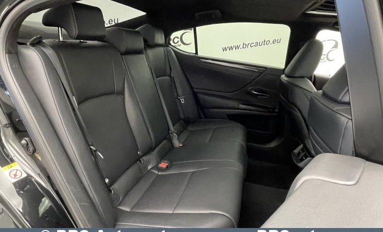 Lexus ES 300h 2.5 Hybrid Automatas 2020 full