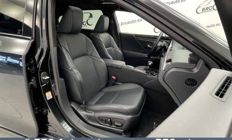 Lexus ES 300h 2.5 Hybrid Automatas 2020 full