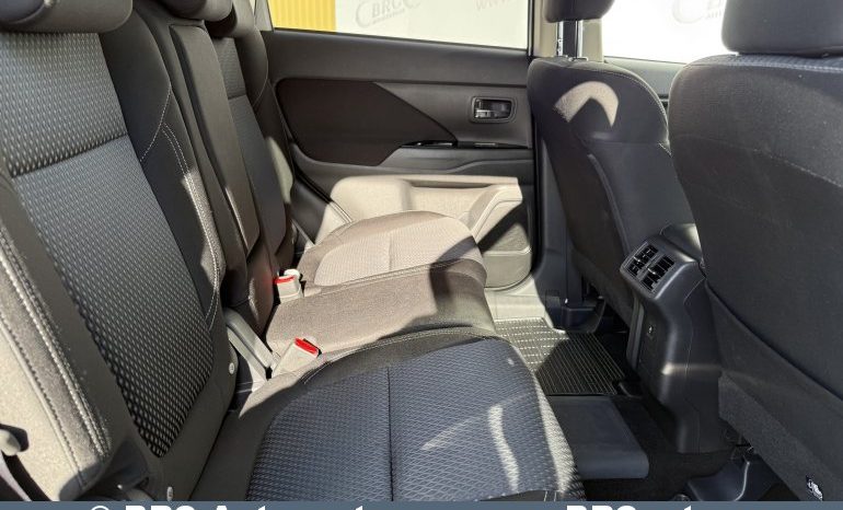 Mitsubishi Outlander 2.4 Plug-In 4WD Automatas 2020 full