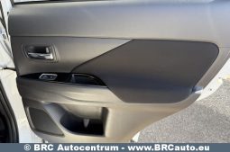 Mitsubishi Outlander 2.4 Plug-In 4WD Automatas 2020 full