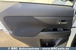 Mitsubishi Outlander 2.4 Plug-In 4WD Automatas 2020 full