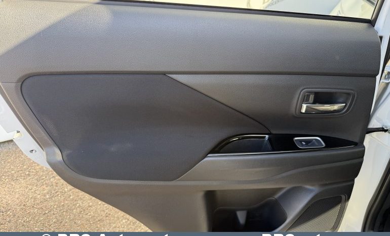 Mitsubishi Outlander 2.4 Plug-In 4WD Automatas 2020 full