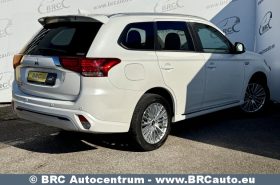 Mitsubishi Outlander 2.4 Plug-In 4WD Automatas 2020