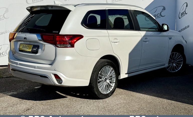 Mitsubishi Outlander 2.4 Plug-In 4WD Automatas 2020 full