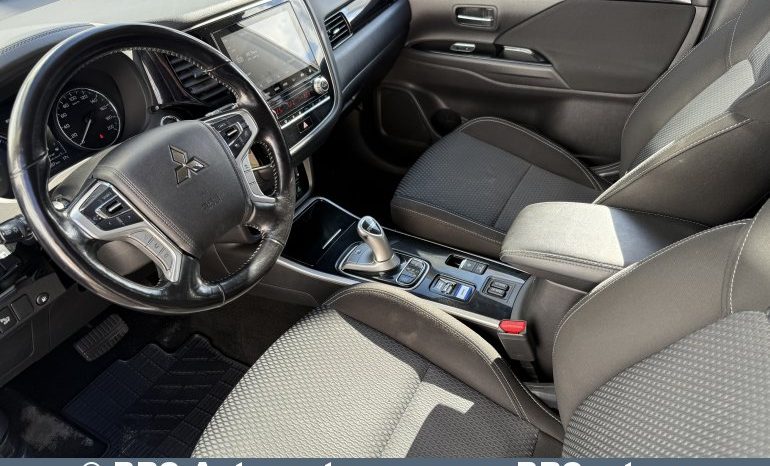 Mitsubishi Outlander 2.4 Plug-In 4WD Automatas 2020 full