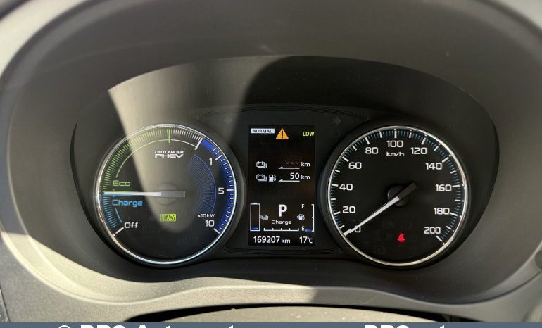 Mitsubishi Outlander 2.4 Plug-In 4WD Automatas 2020 full