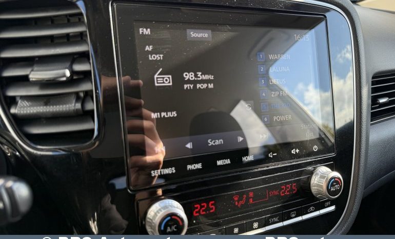 Mitsubishi Outlander 2.4 Plug-In 4WD Automatas 2020 full