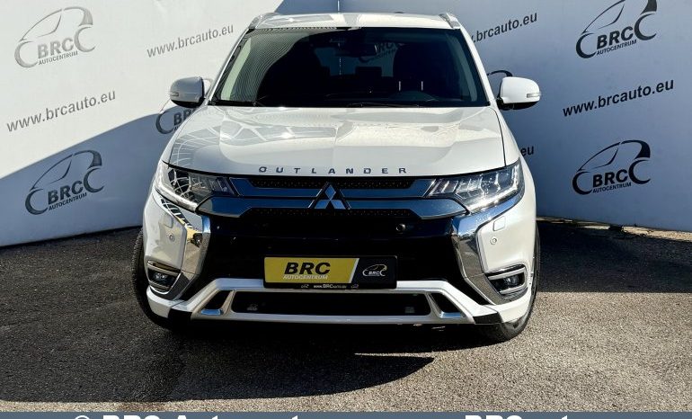 Mitsubishi Outlander 2.4 Plug-In 4WD Automatas 2020 full